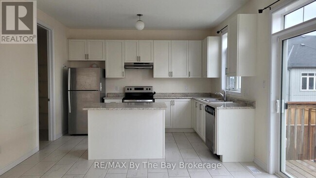 Building Photo - 218 Roy Dr.