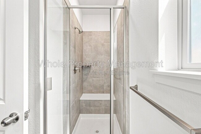 Foto del edificio - 15612 W Floyd Dr
