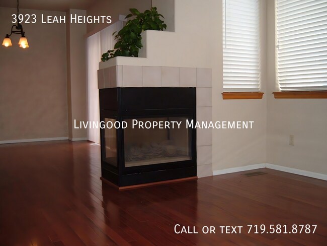 Foto del edificio - 3923 Leah Heights