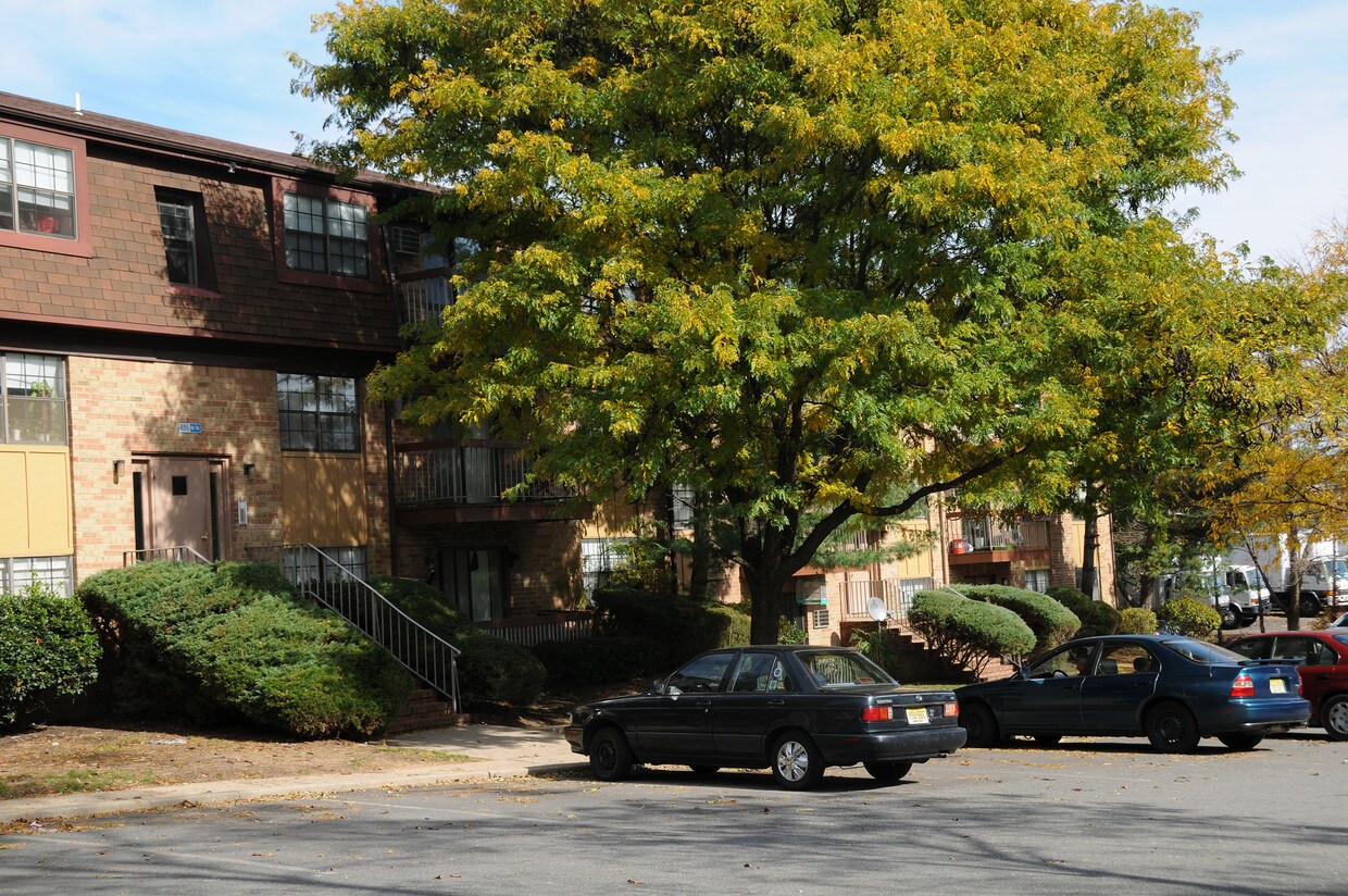 Florida Grove Arms Apartments Perth Amboy, NJ