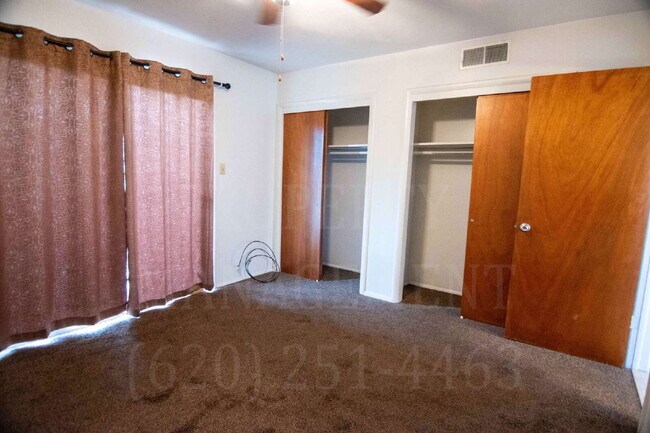 Foto del edificio - 403 W 9th St