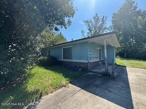 Building Photo - 1122 E Stewart Cir
