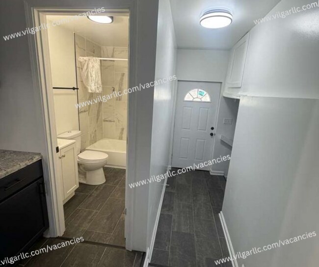 Foto del edificio - Newly Renovated 2-Bedroom • 1-Bathroom Home.