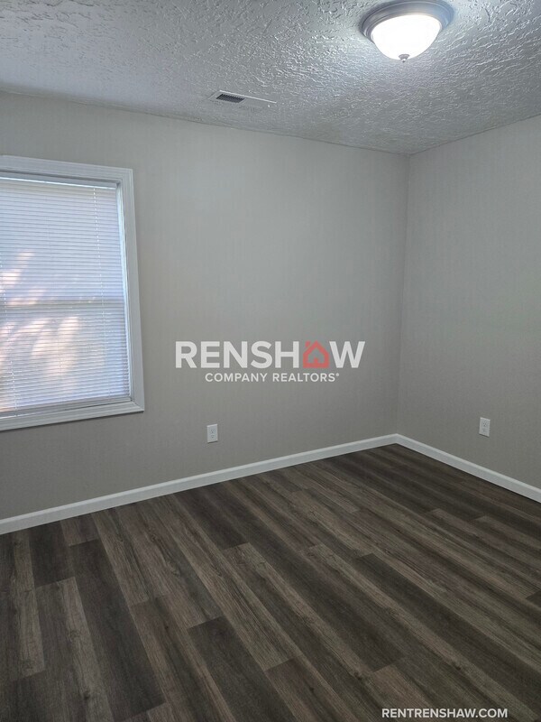 Building Photo - 203 McKnight St