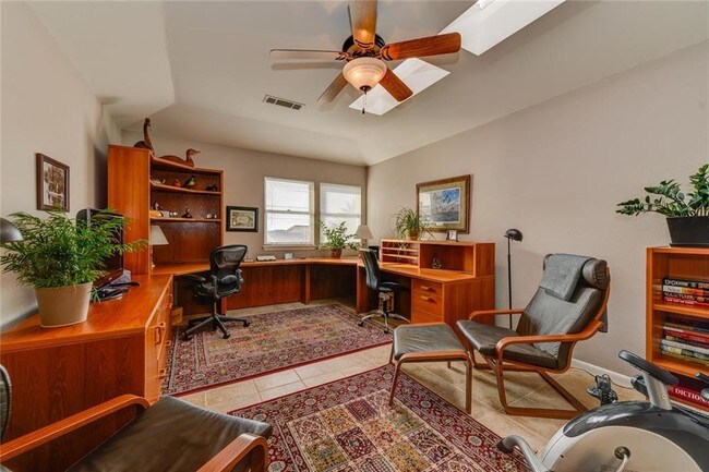 Foto del edificio - 4840 Twin Valley Dr