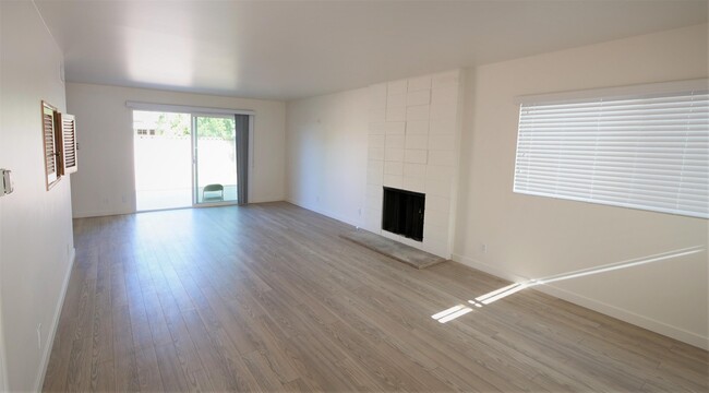 Foto del edificio - 18408 S Denker Ave