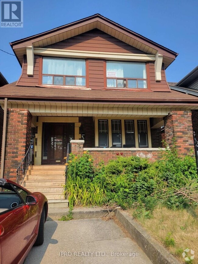 Building Photo - 751 Coxwell Ave