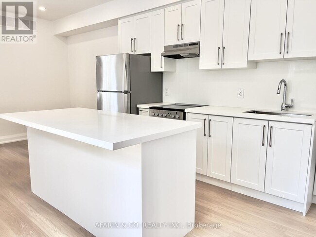 Photo du bâtiment - 79-79 Cedarvale Ave
