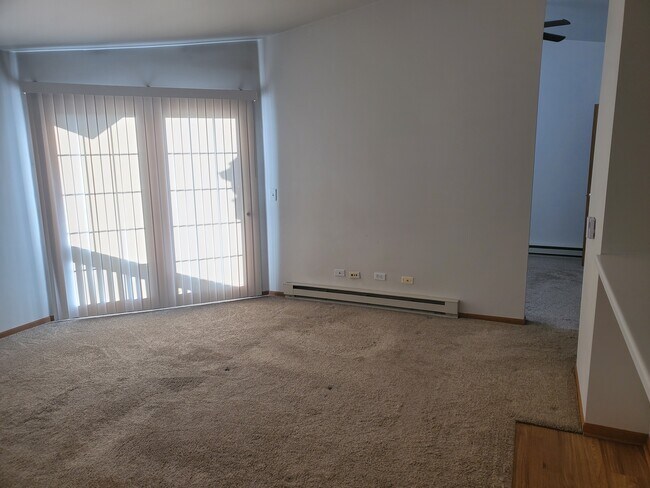 Sala de estar - 551 Leah Ln