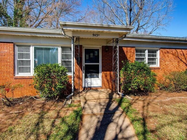 Building Photo - 943 Norland Rd