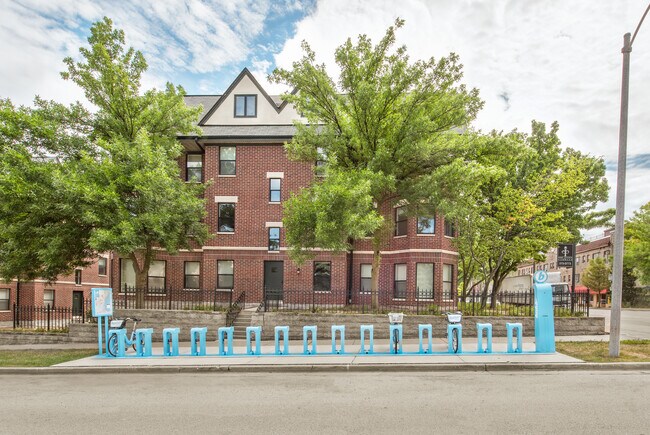 Foto del edificio - East Pointe Commons