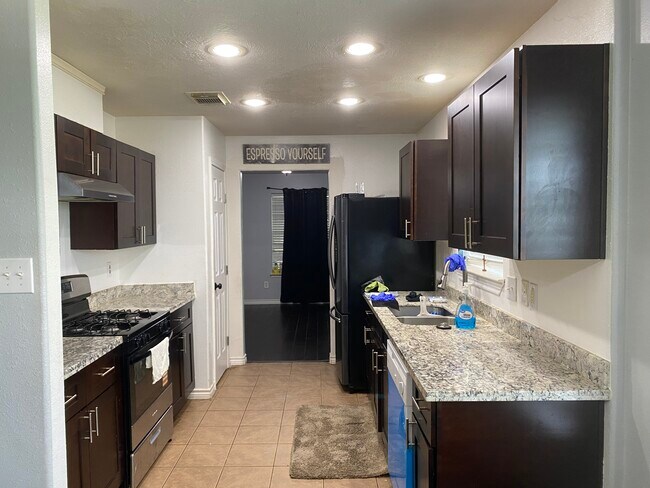 Foto del edificio - 9022 Kerry Prairie Ln