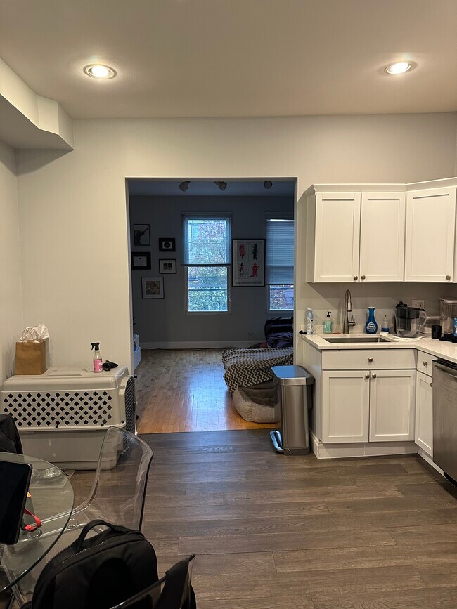 Foto del edificio - 1411 W Erie St