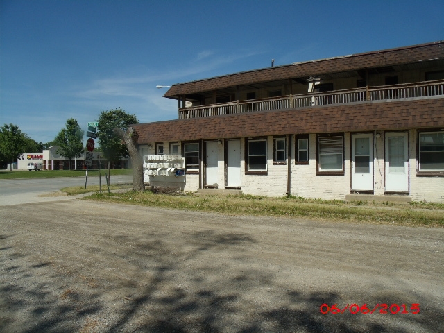 Primary Photo - Cadillac Apartments