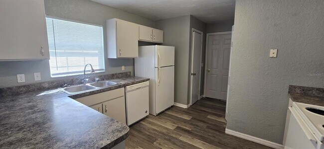 Foto del edificio - 5496 NW 57th Ave