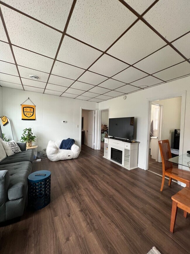 Building Photo - 1511 Oregon St