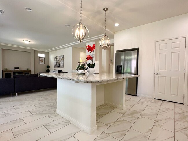 Foto del edificio - 4Bdrm/2.5bath Single Family Home - Fully Furnished