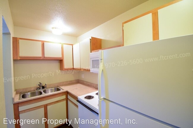 Building Photo - 927 James Ct