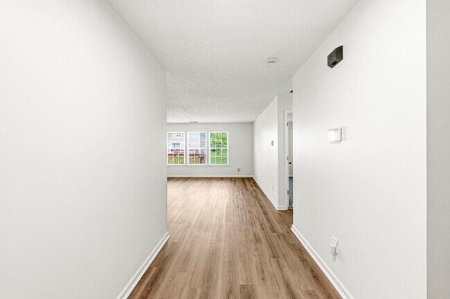 Foto del edificio - 2747 Foxbriar Pl