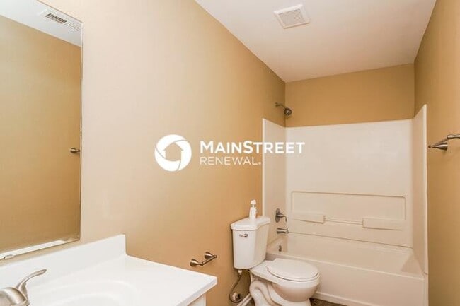 Building Photo - 4 Bedroom Pet-Friendly Home in Indianapoli...