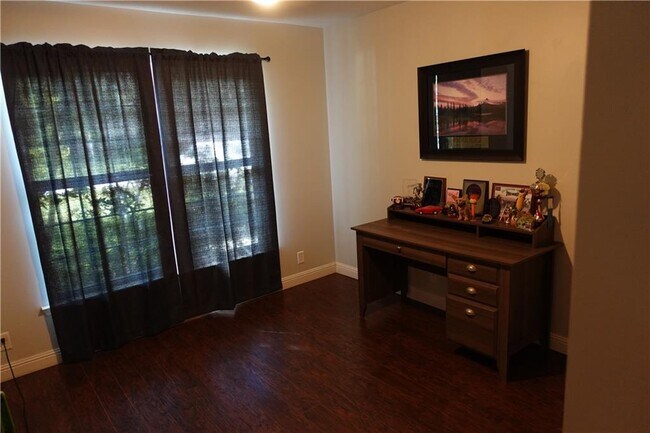 Building Photo - 217 Bridgewater Cir