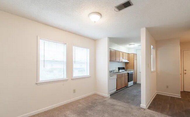 Foto del edificio - 2510 Avent Ferry Rd
