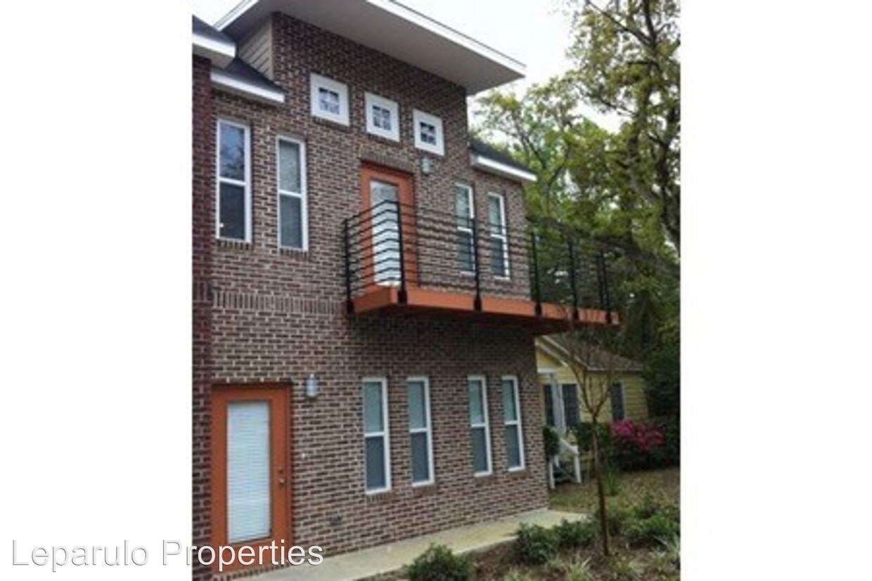 Primary Photo - 1315 N Duval St