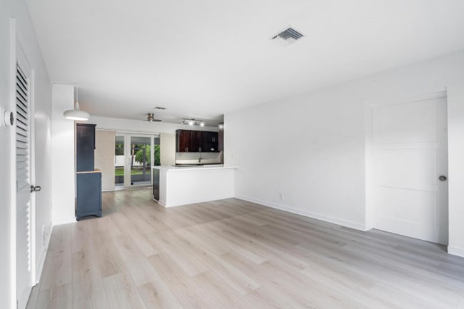 Foto del edificio - 1029 NE 9th Ave