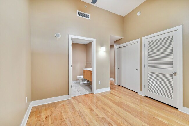 Foto del edificio - 1120 E Kennedy Blvd