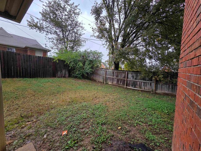 Foto del edificio - 3945 Oak Branch Cir E