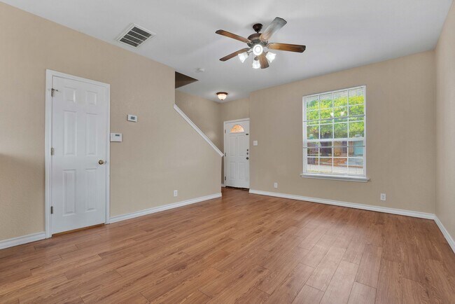 Foto del edificio - Townhome in NW San Antonio for Rent