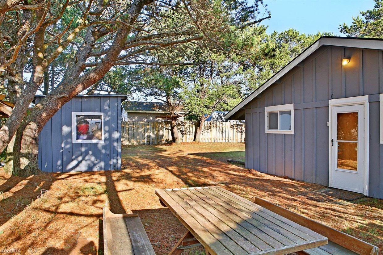 Primary Photo - 1325 Oceano Dr