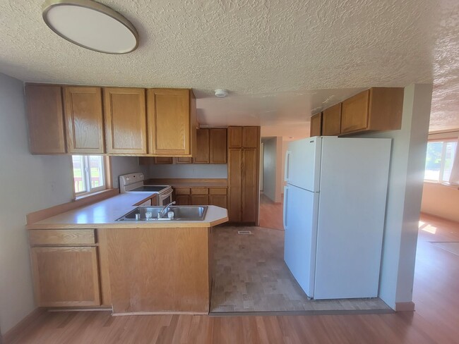 Building Photo - Horse Property with land in Finley/Kennewick