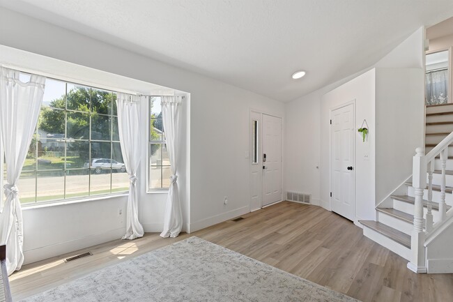 Building Photo - 538 S 850 E