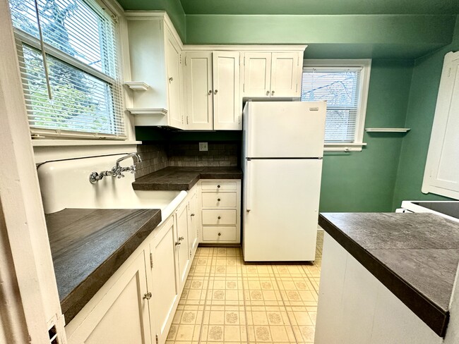 Building Photo - 421 S Coeur d'Alene St