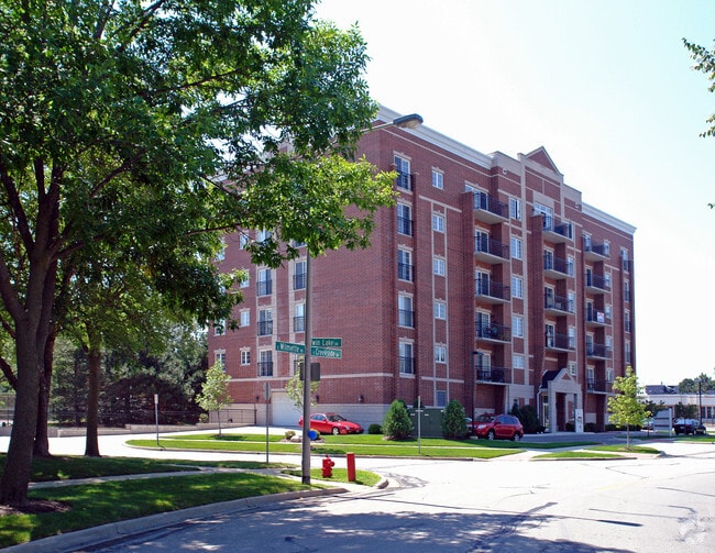 Building Photo - 405 Creekside Dr
