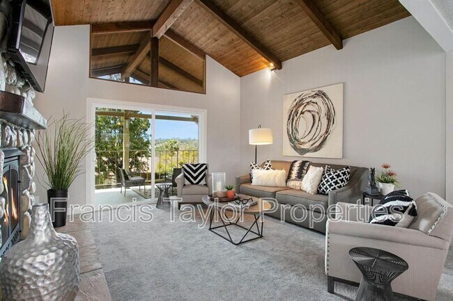 Building Photo - 912 Knoll Vista Dr