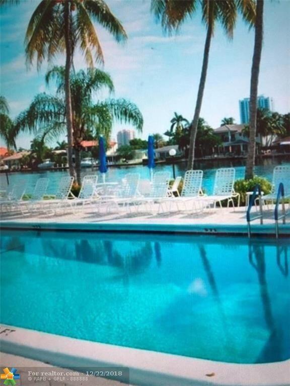 Foto del edificio - 6439 Bay Club Dr