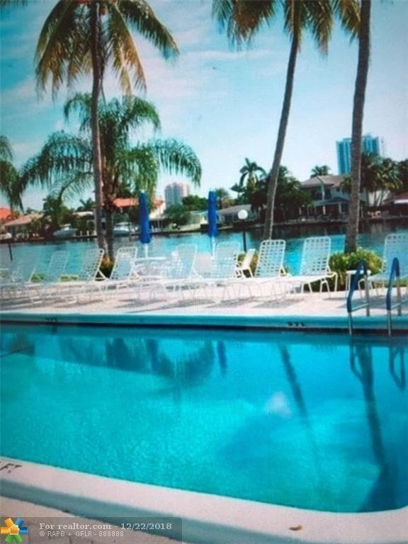 Building Photo - 6439 Bay Club Dr