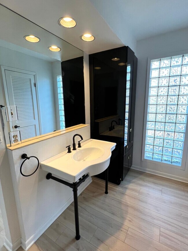 Foto del edificio - 3 Meandering Place is for rent!