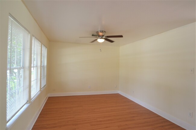 Building Photo - 3811 E Traditions Ct