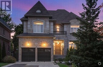 Building Photo - 975 Fredonia Dr