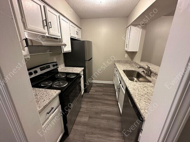Foto del edificio - 648 Valley Crest Dr