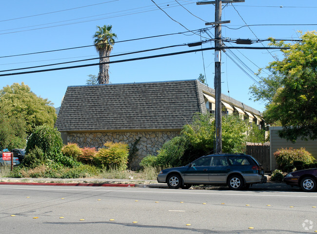 Building Photo - The Arches Apartment Complex