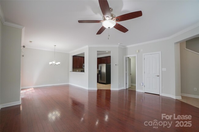 Building Photo - 15418 Jade St
