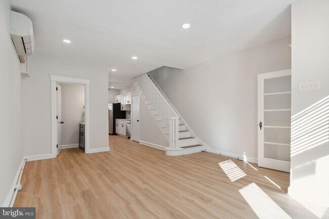Building Photo - 2134 S Rosewood St