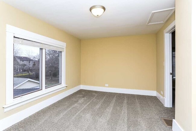 Building Photo - 430 S Hickory Ave