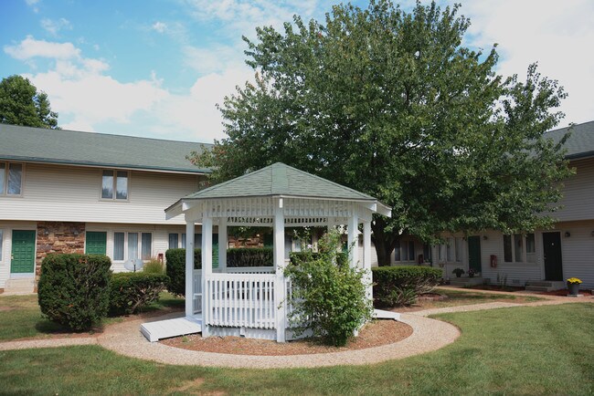 Gazebo Apartments Springfield Mo Building Photo Gazebo Apartments
