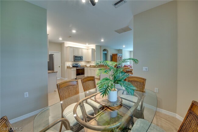 Foto del edificio - 10665 Camarelle Cir