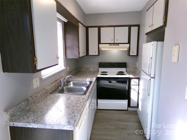 Foto del edificio - 1351 N 6th St